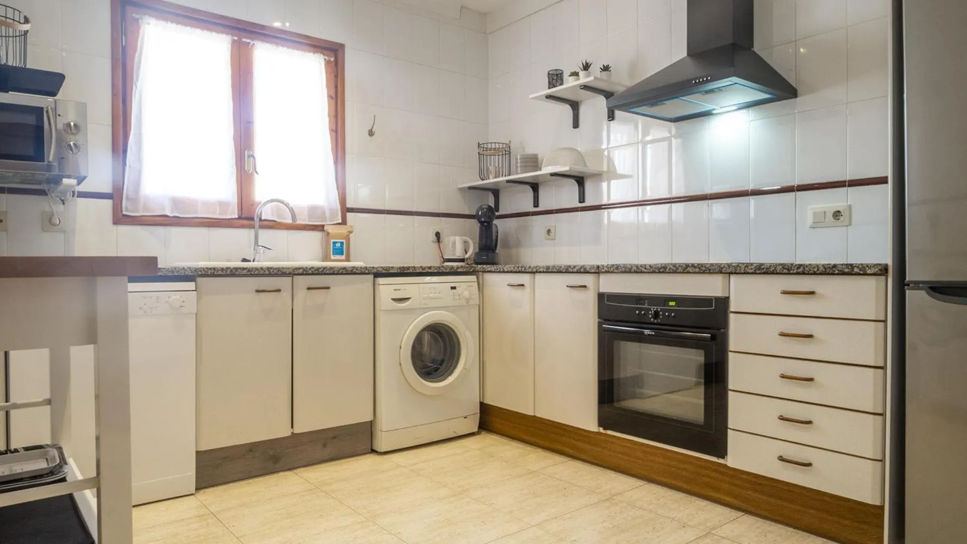 Casa Familiar Con Piscina Privada, A/C, Wifi Y Cerca De Playa Y Comercios - Es-325-21 Torroella De Montgri 0*,  Spain